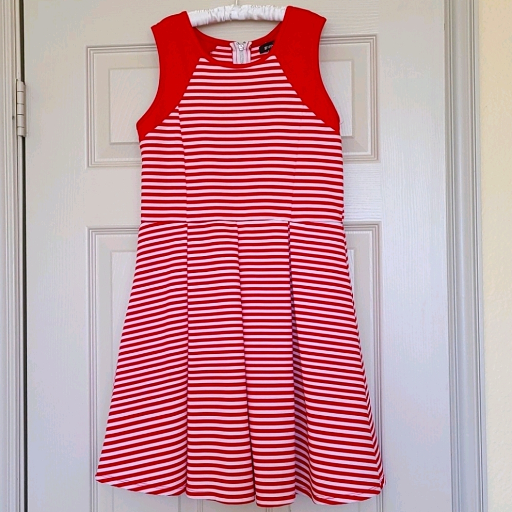 Zunie Girls Skater Stripped dress. Size 14 y